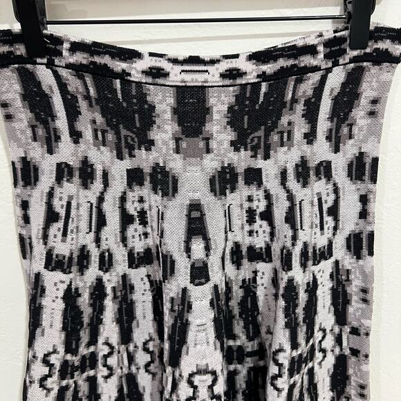 BCBGMaxazria Albie Black & Gray Silk Midi A-Line Skirt Size Large - Picture 6 of 11